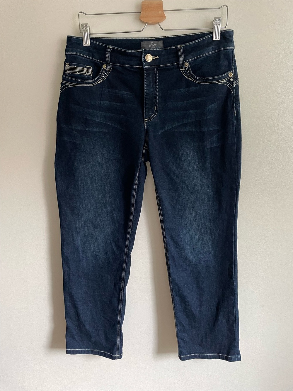 Chico’s So Lifting So Slimming Dark Wash Crop Jeans Rhinestone Size 0.5 US 6